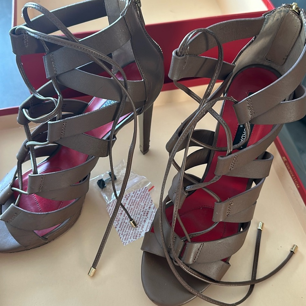 Brown Charles Jourdan Paris heels